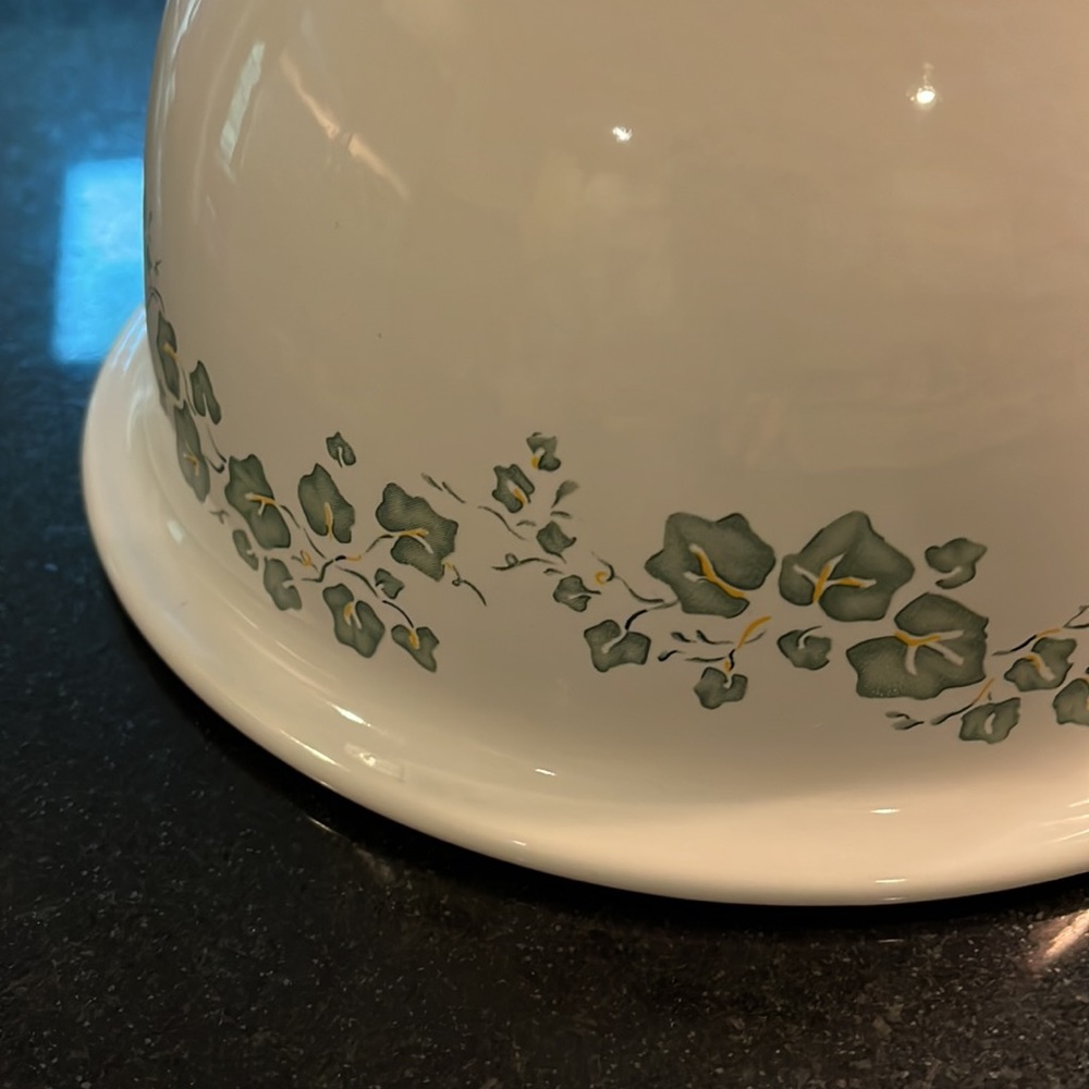 8.75" Mixing Bowl Callaway (Corelle) - Excellent Condition - Picture 4 of 7